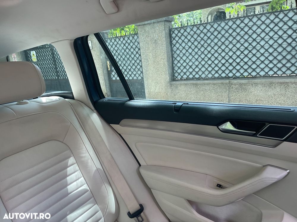 Volkswagen Passat Variant 2.0 TDI (BlueMotion Technology) Highline - 5