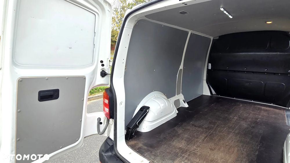 Volkswagen Transporter - 26