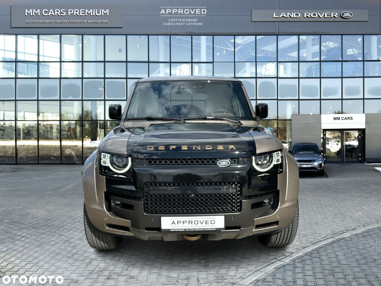 Land Rover Defender - 8