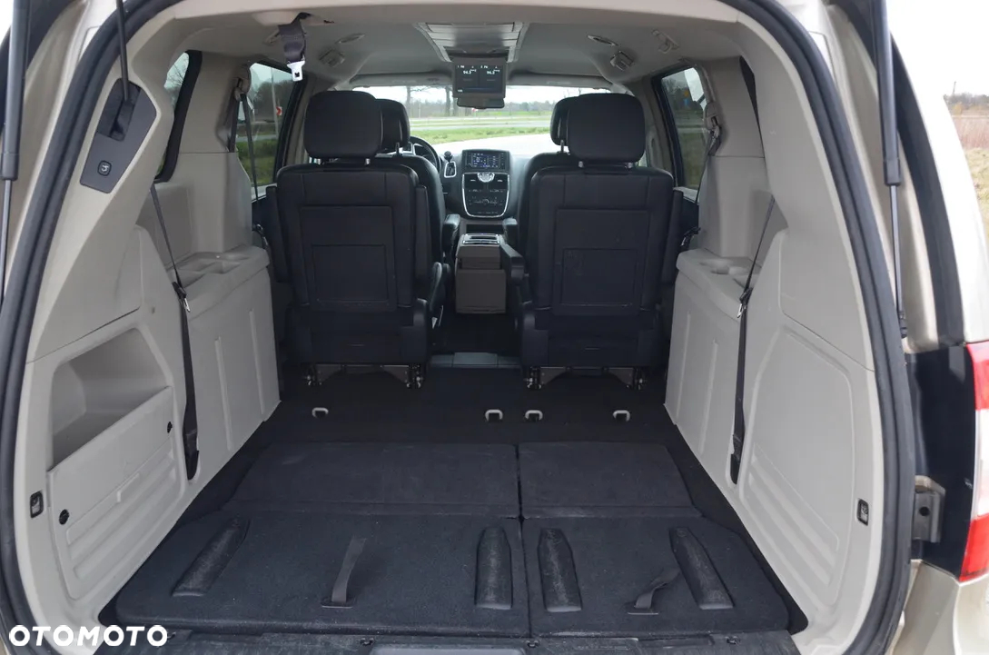 Chrysler Town & Country 3.6 Touring - 17