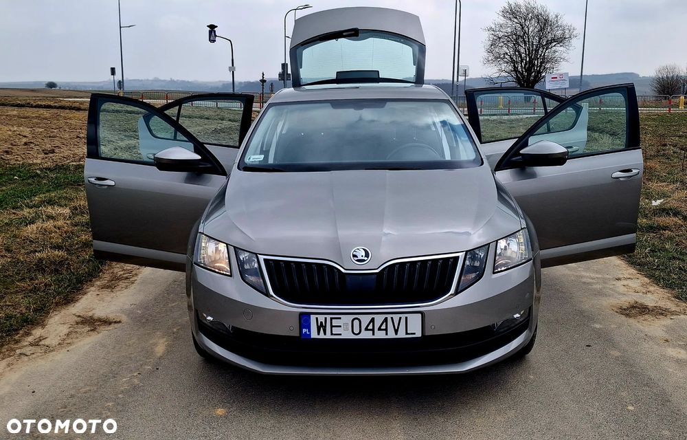 Skoda Octavia 1.6 TDI SCR Ambition - 10