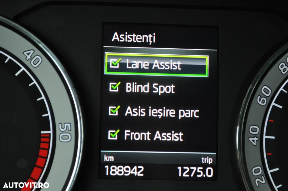 Skoda Superb 2.0 TDI DSG L&K - 9