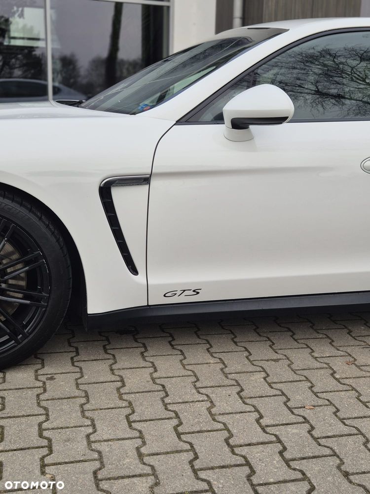 Porsche Panamera GTS PDK - 22