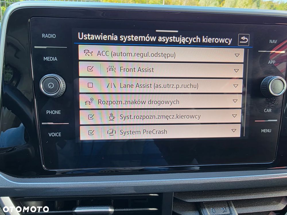 Volkswagen T-Roc - 6