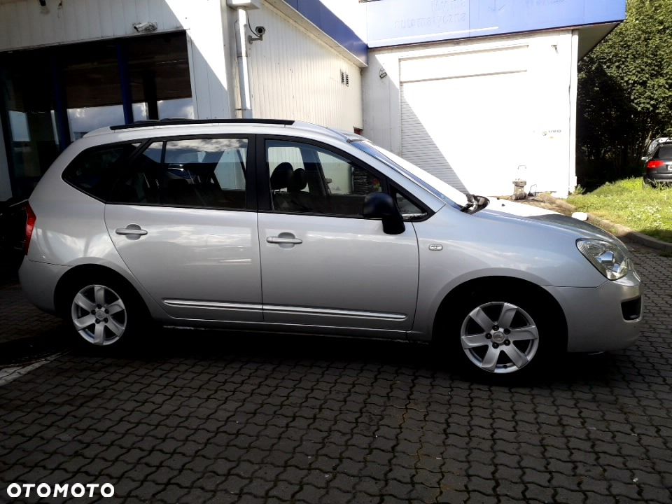 Kia Carens - 27