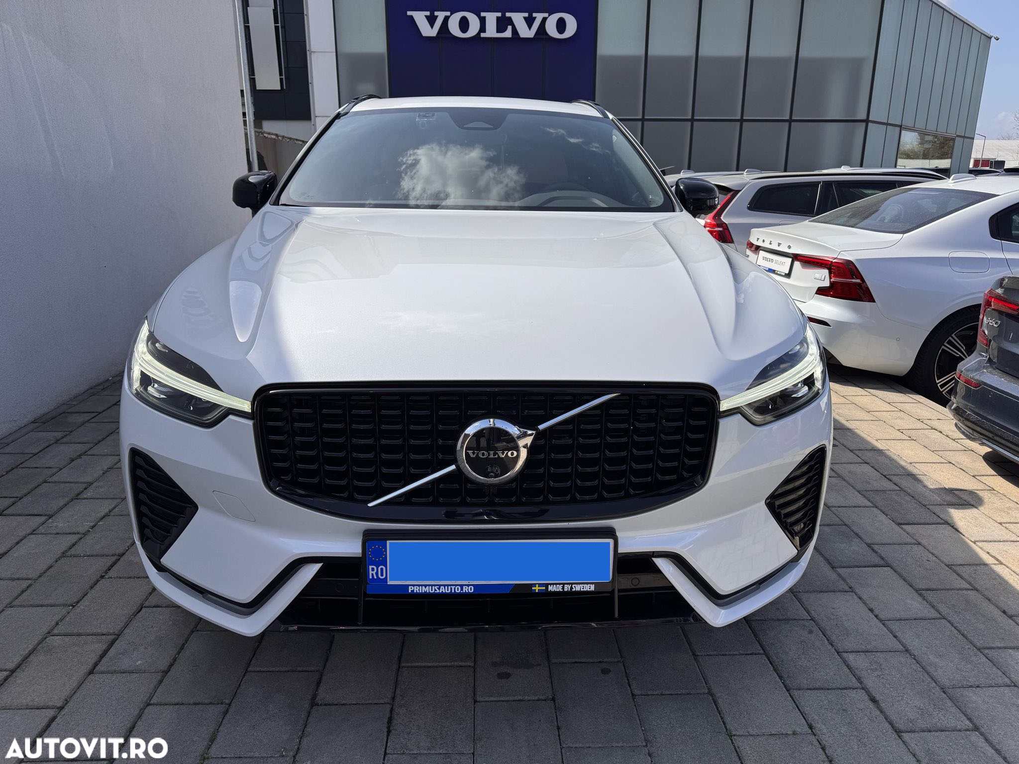 Volvo XC 60 B4 MHEV AT AWD Plus Dark - 2