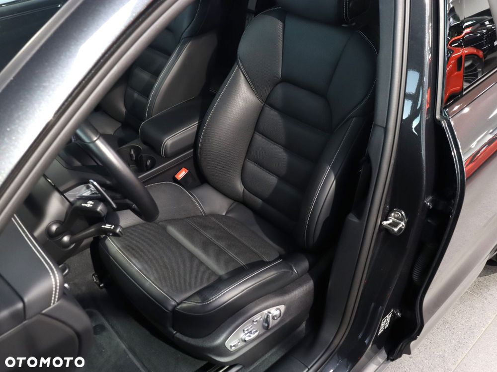 Porsche Macan T - 16