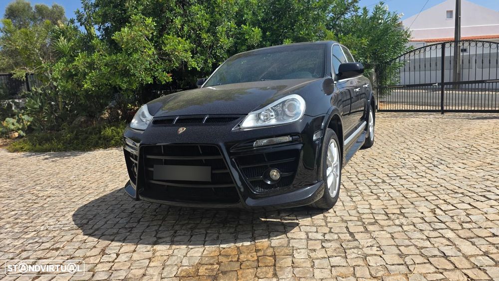 Porsche Cayenne - 1