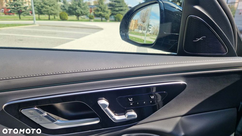 Mercedes-Benz Klasa E - 12