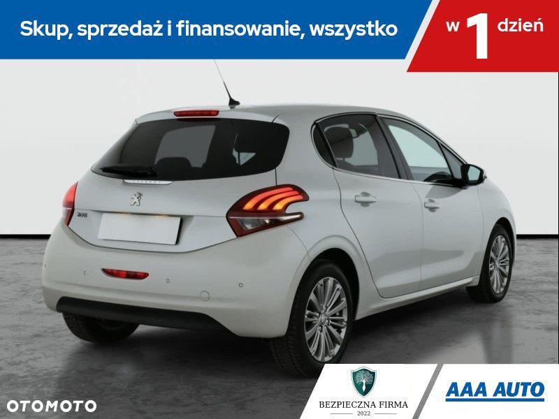 Peugeot 208 - 7