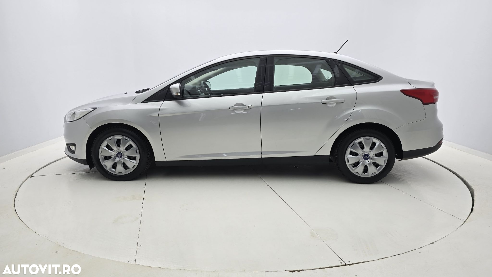Ford Focus 1.0 EcoBoost Trend - 9