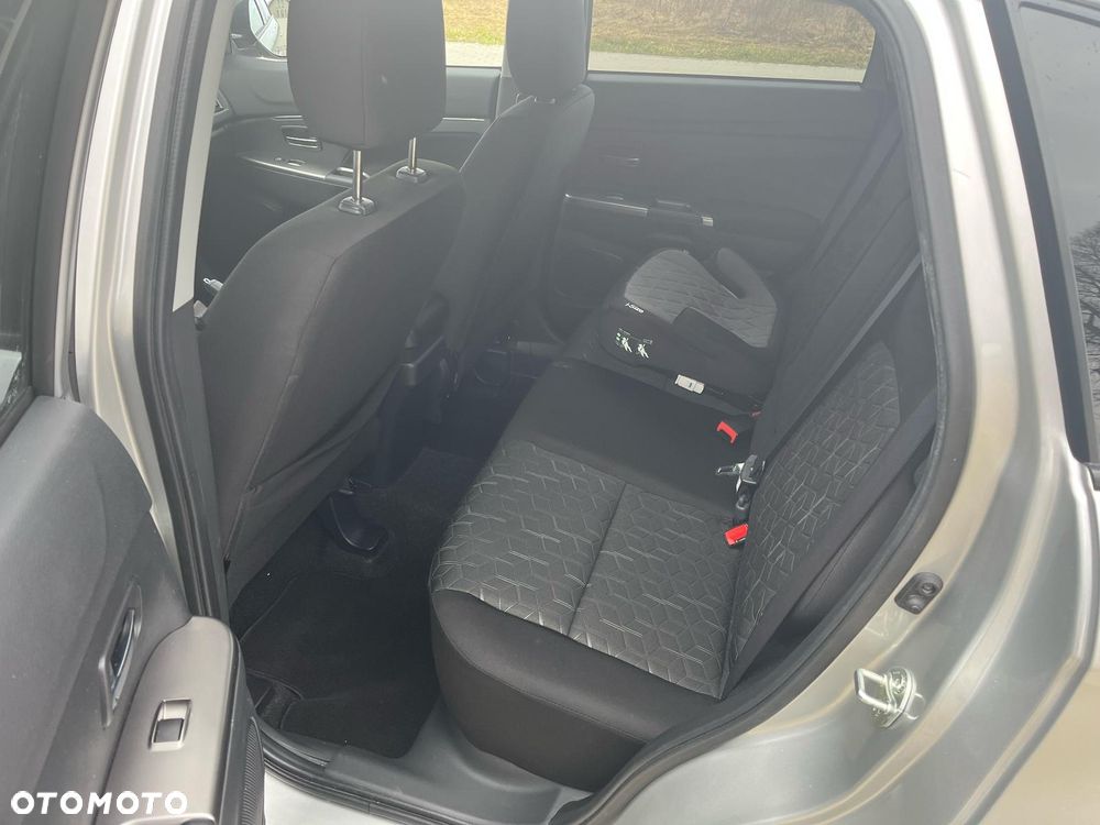 Mitsubishi Outlander 2.0 2WD CVT Active - 6