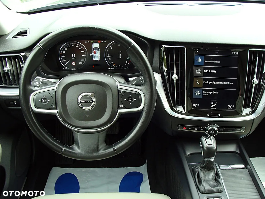 Volvo V60 D3 Momentum Pro - 20