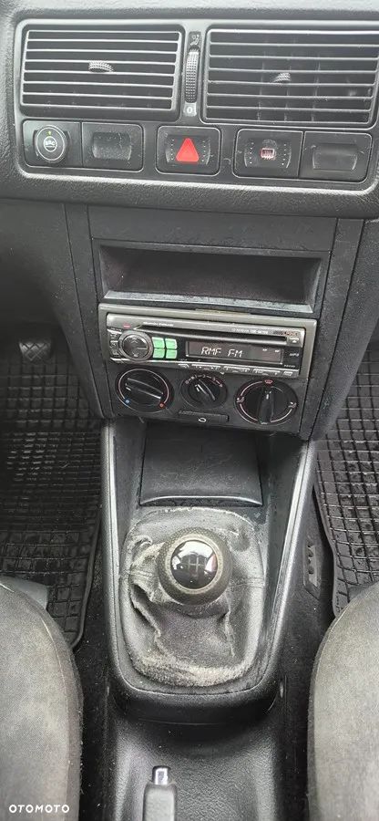 Volkswagen Sharan 2.0 - 12