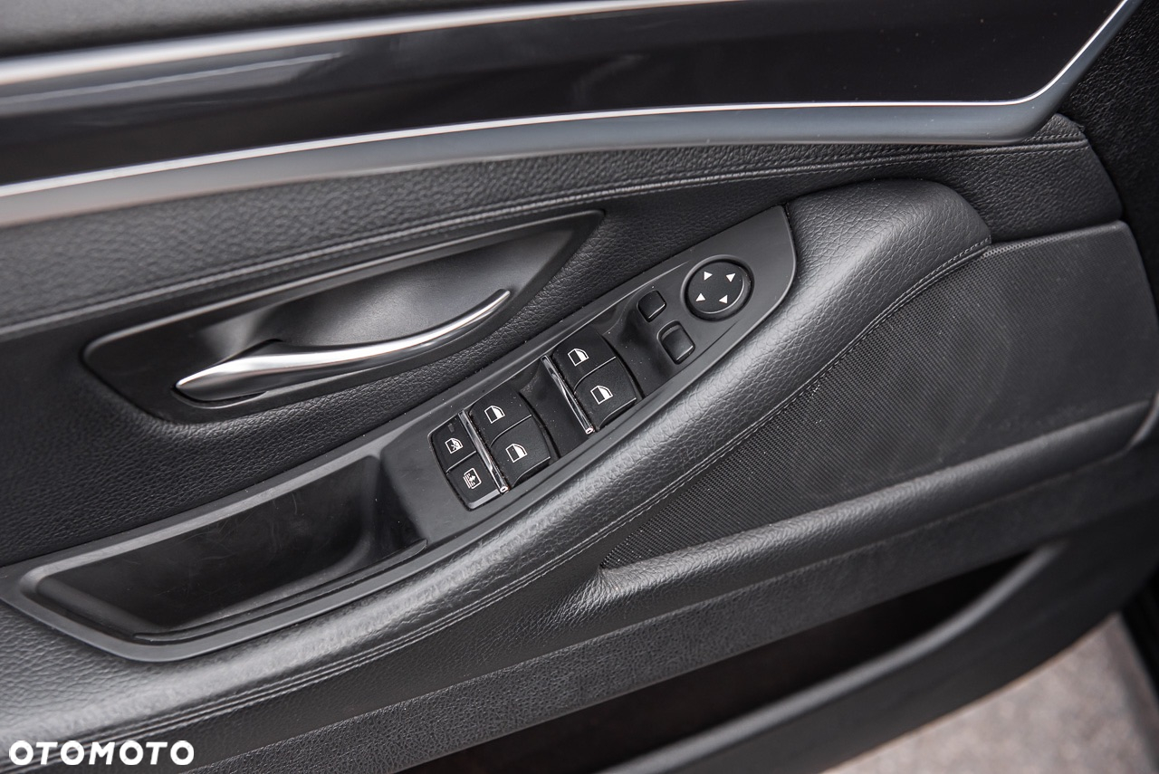 BMW Seria 5 520d xDrive - 18
