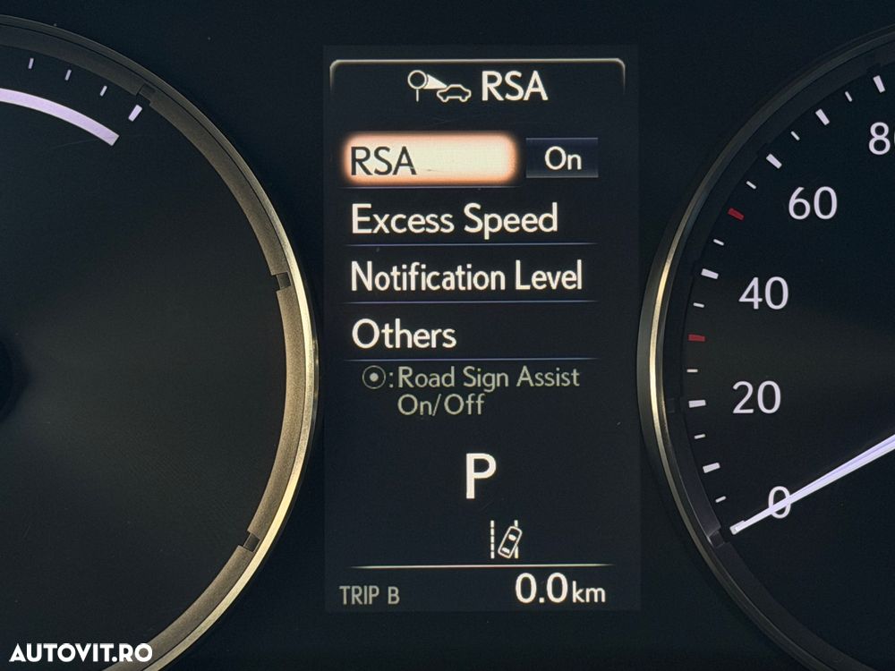 Lexus Seria IS 300h Aut. Luxury - 36