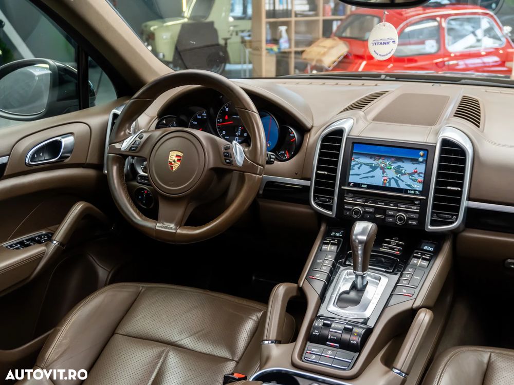 Porsche Cayenne Tiptronic S - 37