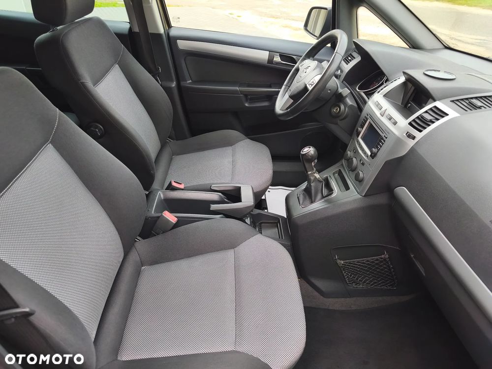 Opel Zafira 1.8 Family Plus - 33