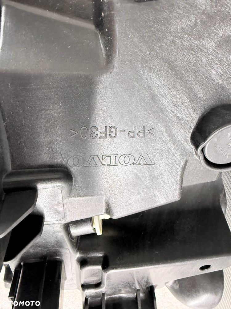 Reflektor Przód strona prawa Volvo XC60 II 32337375 MID LIFT - 6