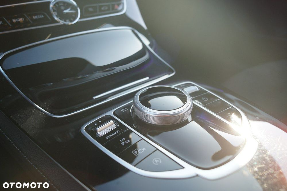 Mercedes-Benz Klasa E - 24