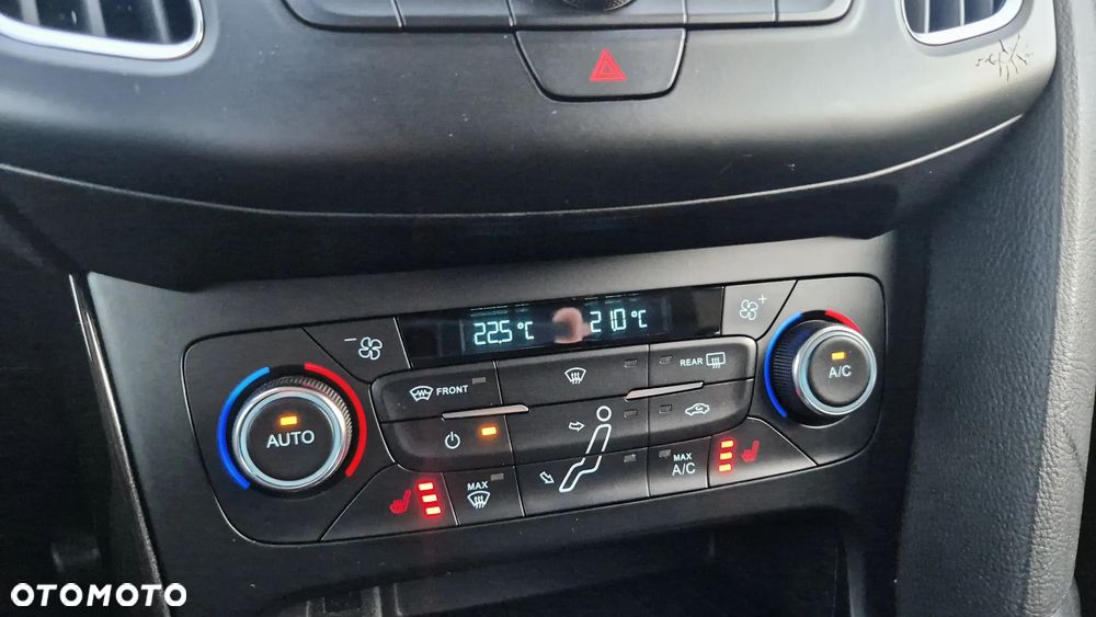 Ford Focus 1.5 EcoBlue STart-Stopp-System TITANIUM - 12