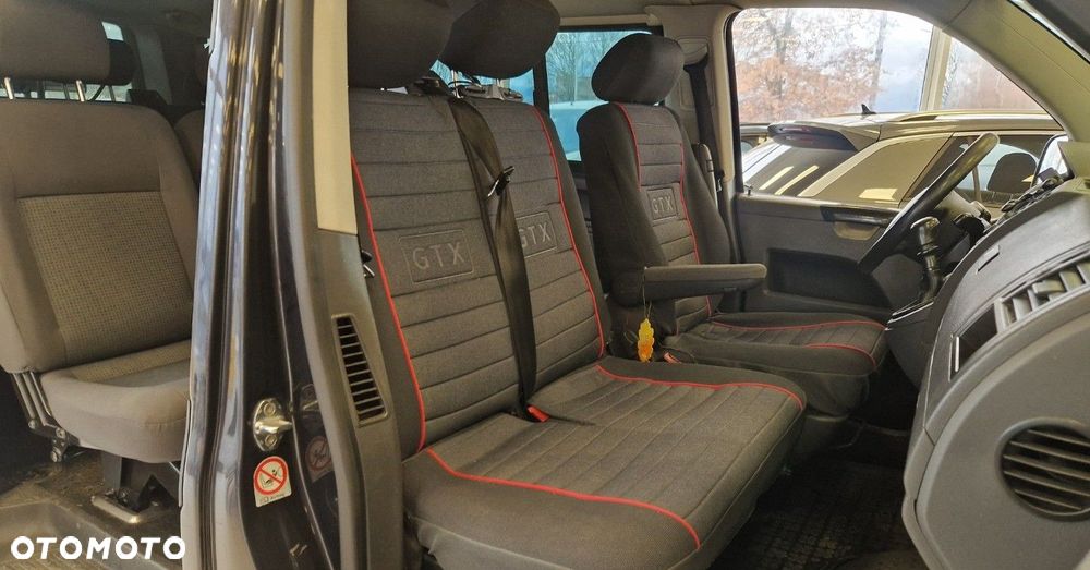 Volkswagen Caravelle - 11