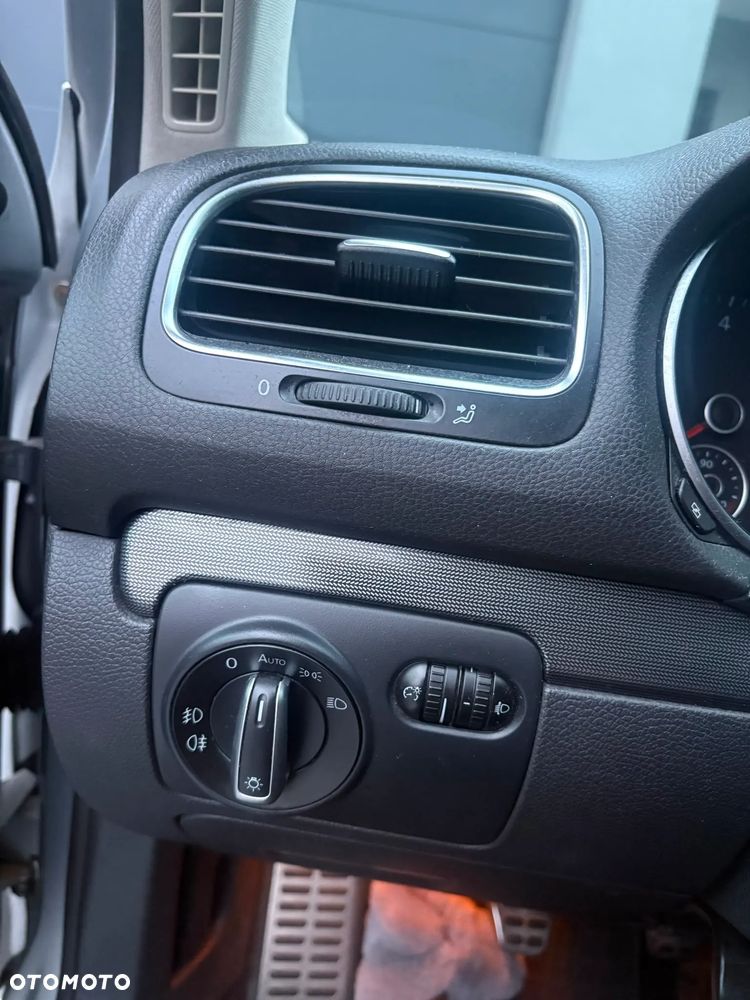Volkswagen Golf - 11