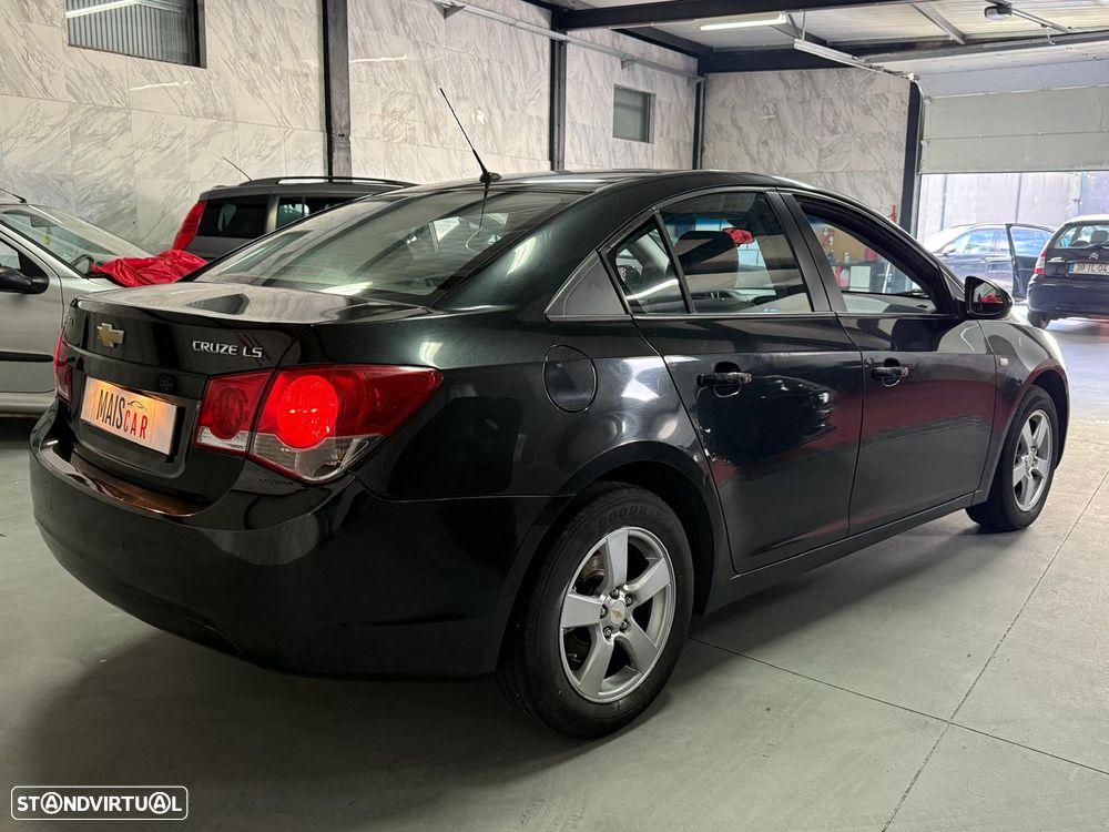 Chevrolet Cruze 1.6 LS - 5