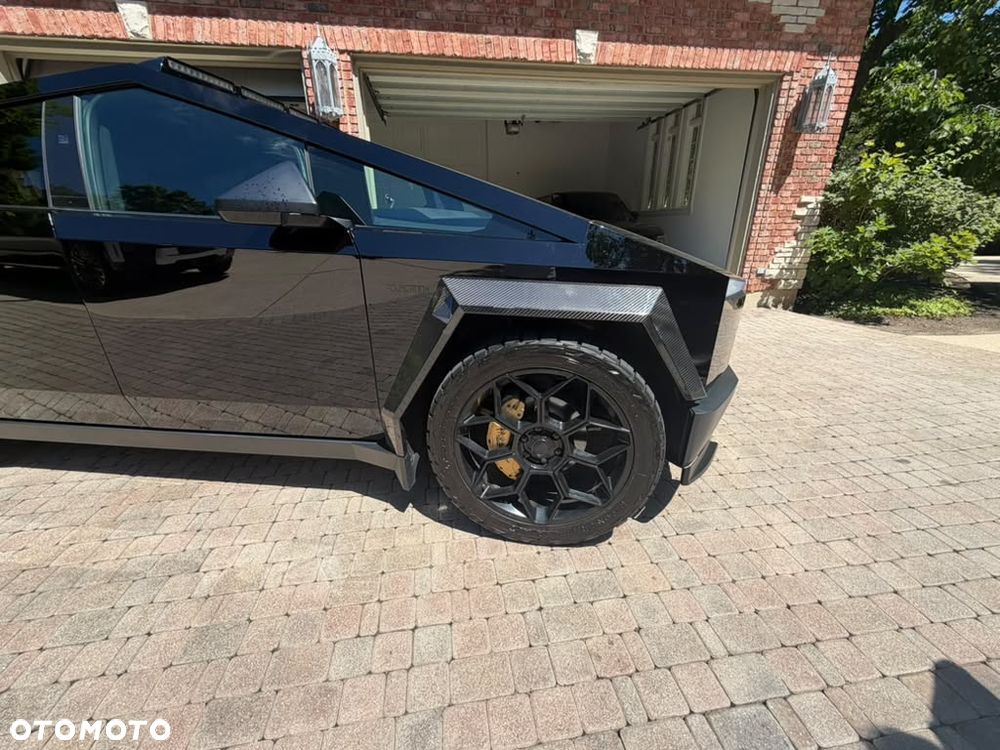 Tesla Cybertruck - 5