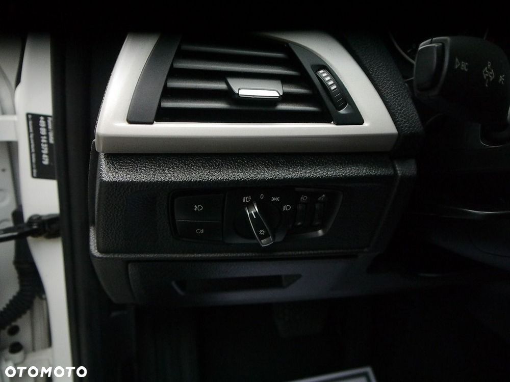 BMW Seria 1 116d Sport Line - 37