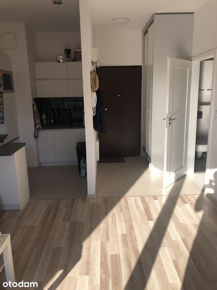 Ładne Mieszkanie z dużym balkonem na Wilanowie + komórka + m. garażowe