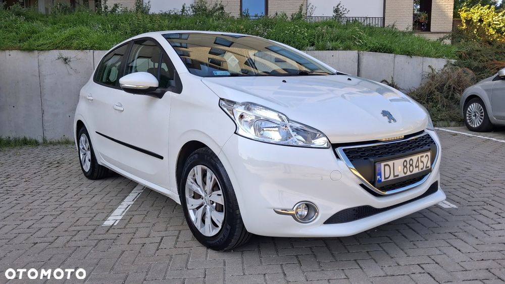 Peugeot 208 2014 photo 5