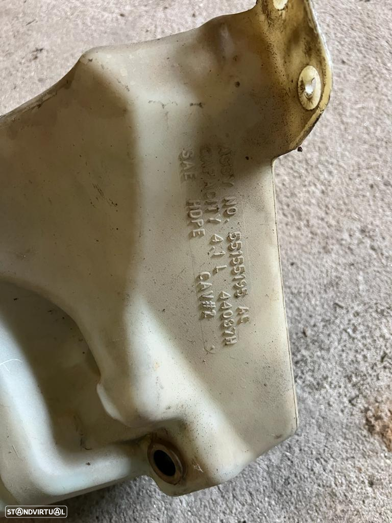 Depósito de água dos esguichos Jeep Grand Cherokee WJ 1999-2005 - 2