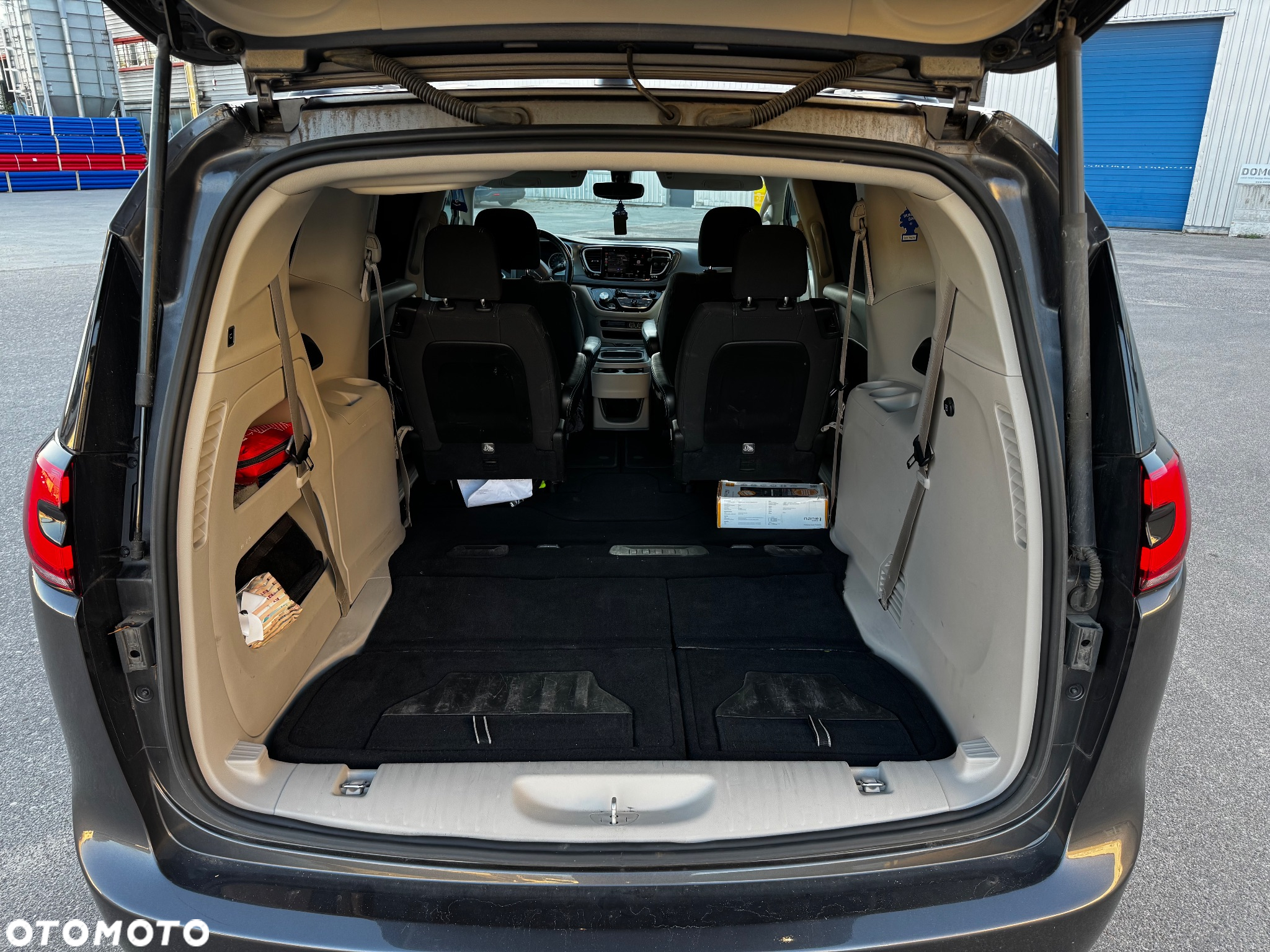 Chrysler Pacifica - 13