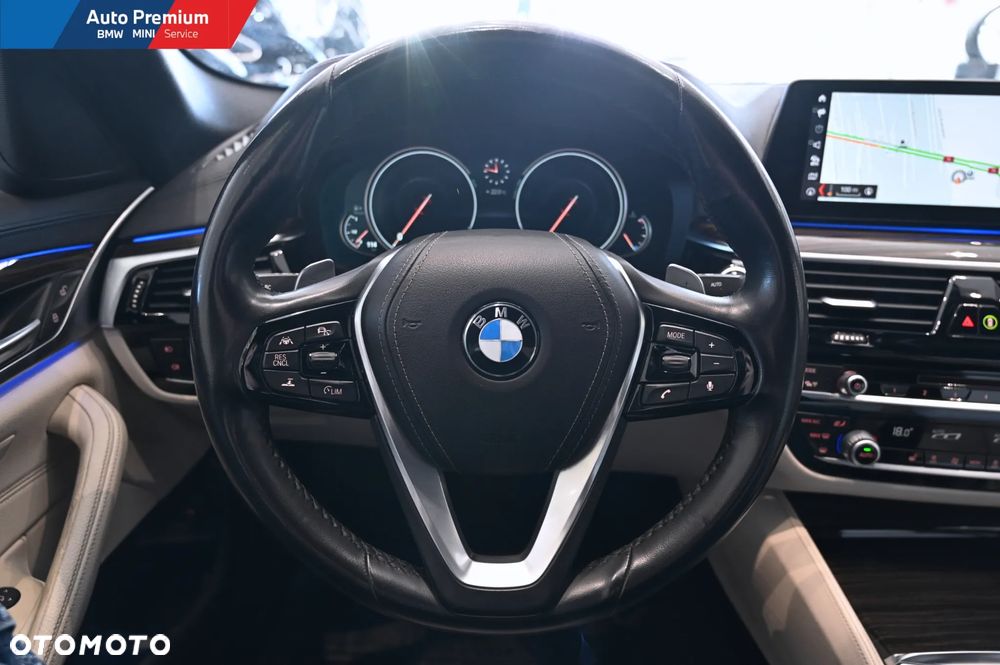BMW Seria 5 520d xDrive - 9