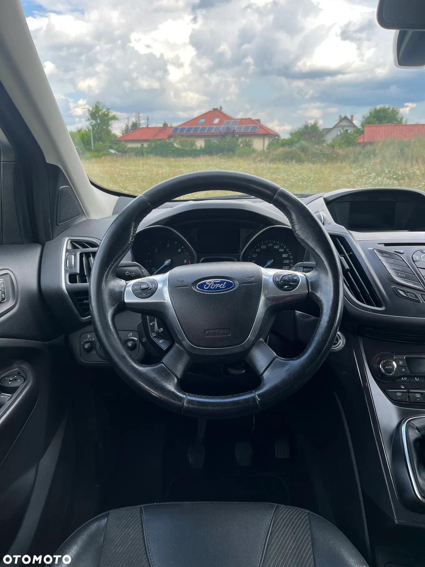 Ford Kuga 2.0 TDCi 2x4 Titanium - 8