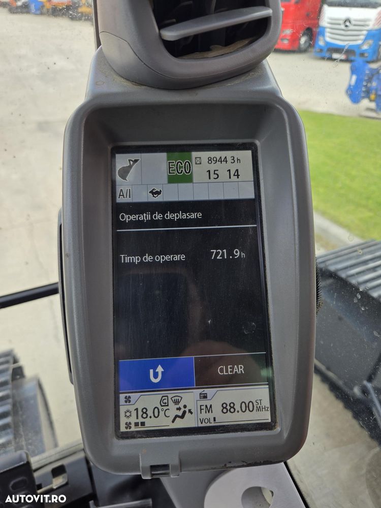 Hitachi ZX300LCN-6, 2019, 8.944h, cupa NOUA 1,8mc, 31,6tone, Ad sapare 7,5m, latime 3m, camere spate si laterale, inst picon si rotire pe brate, consum mediu 19,6l, lant 90% ok doar 721h deplasare, avertizare antirasturnare, posibl leasing-PROMOTIE 93.900Eur - 12