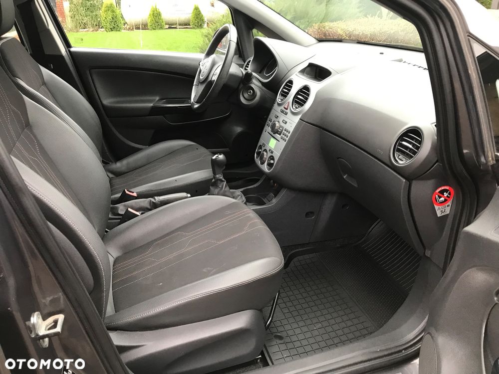 Opel Corsa 1.2 16V Cosmo - 7