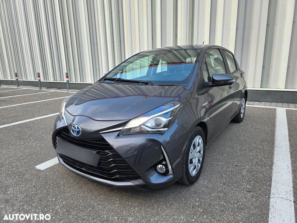 Toyota Yaris 1.5 VVT-i HSD Active - 1