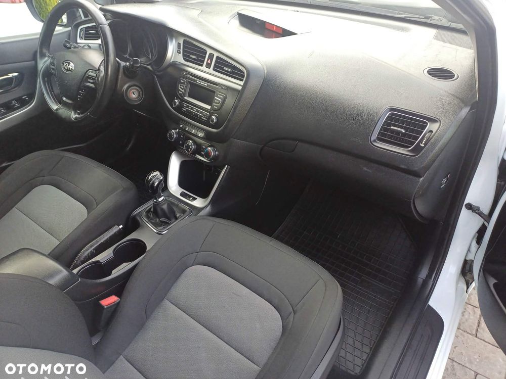 Kia Ceed - 9