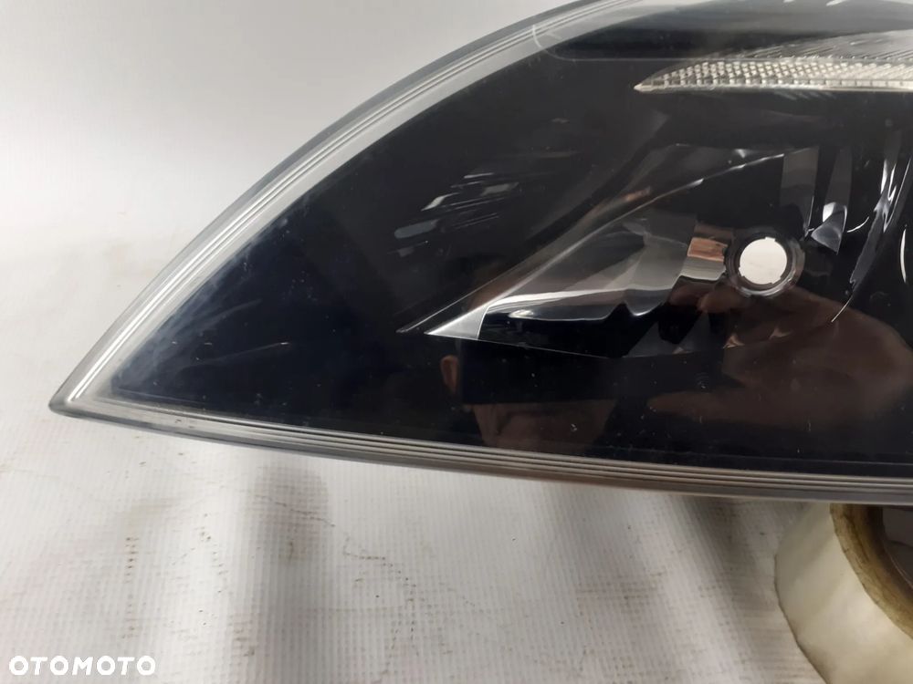 Lampa Volvo V40 lewa xenon 31420007  12-19r.4 - 2