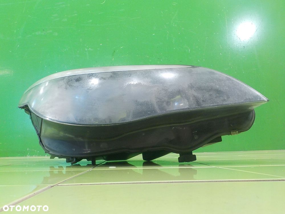 BMW E60 M-PAKIET 2.0 D 06r SEDAN 4D lampa prawa przod - 2