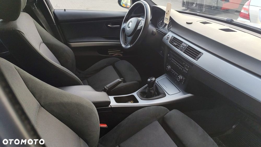BMW Seria 3 320i - 2