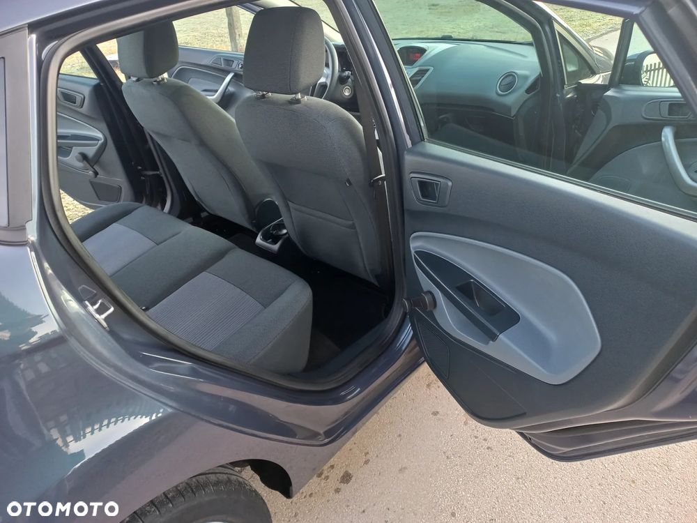 Ford Fiesta - 21