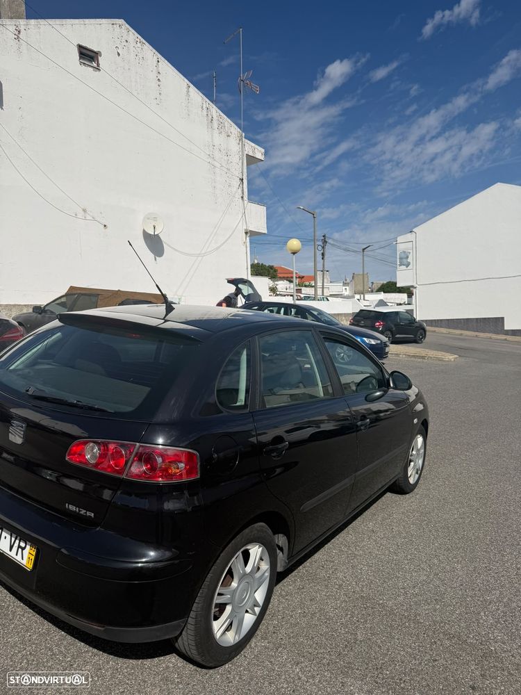 Seat Ibiza 2003 photo 2