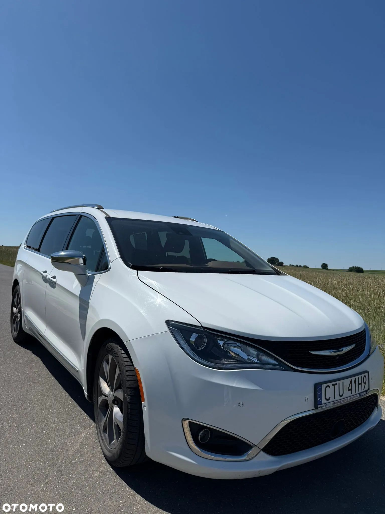 Chrysler Pacifica - 1