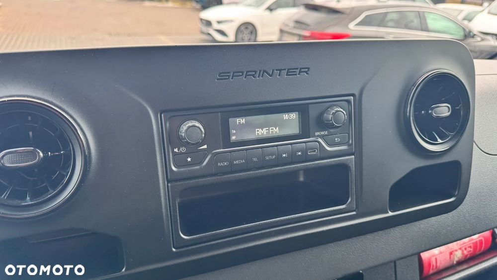 Mercedes-Benz Sprinter - 23