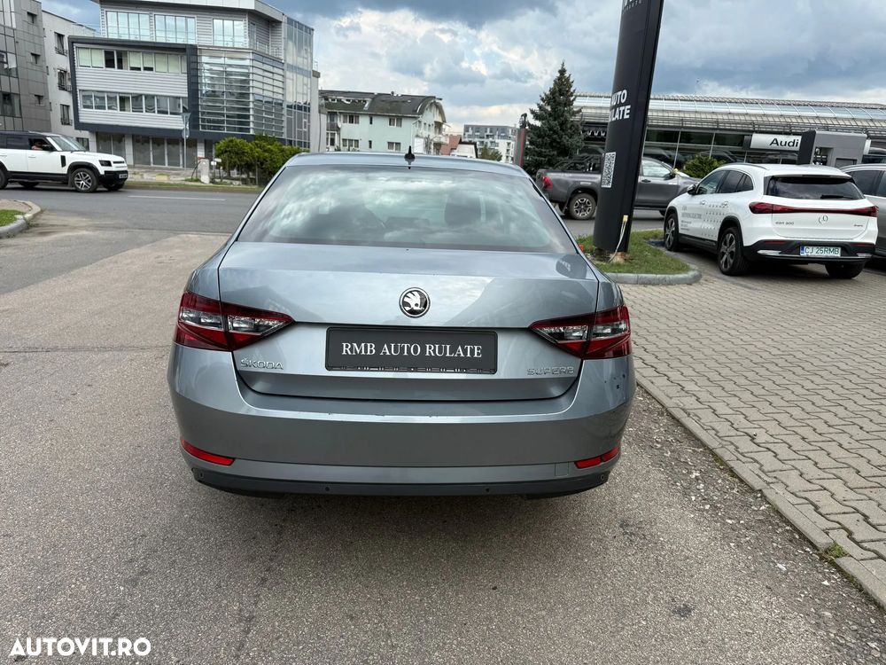 Skoda Superb 2.0 TDI DSG Ambition - 29