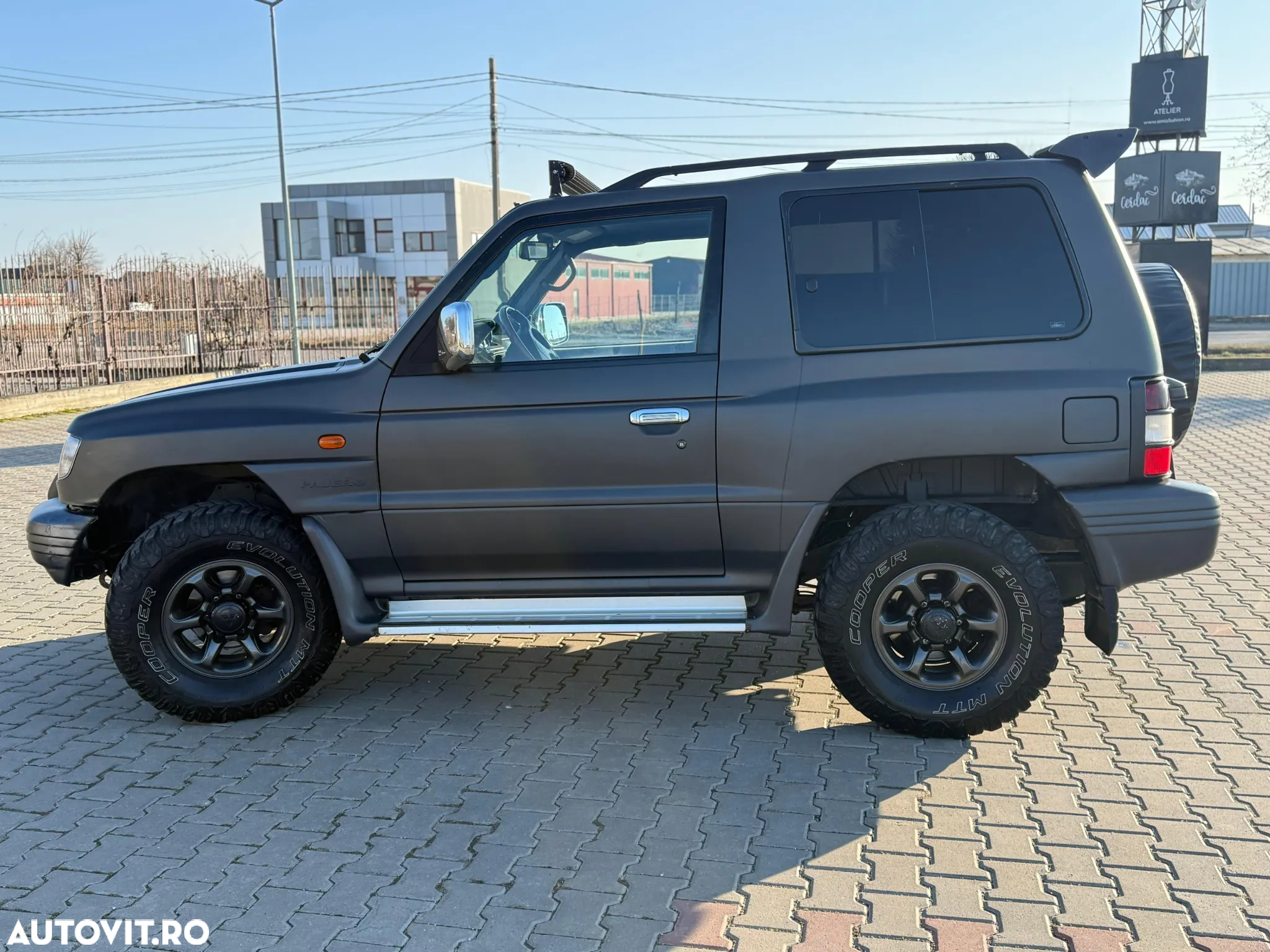 Mitsubishi Pajero - 18