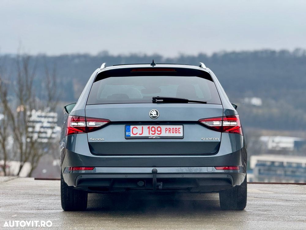 Skoda Superb 2.0 TDI DSG Premium Edition - 11